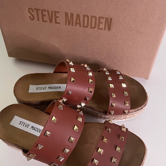 Steve Madden sandals **SOLD** - Picture 2 of 3